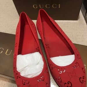 Gucci rubber cutout flat shoes